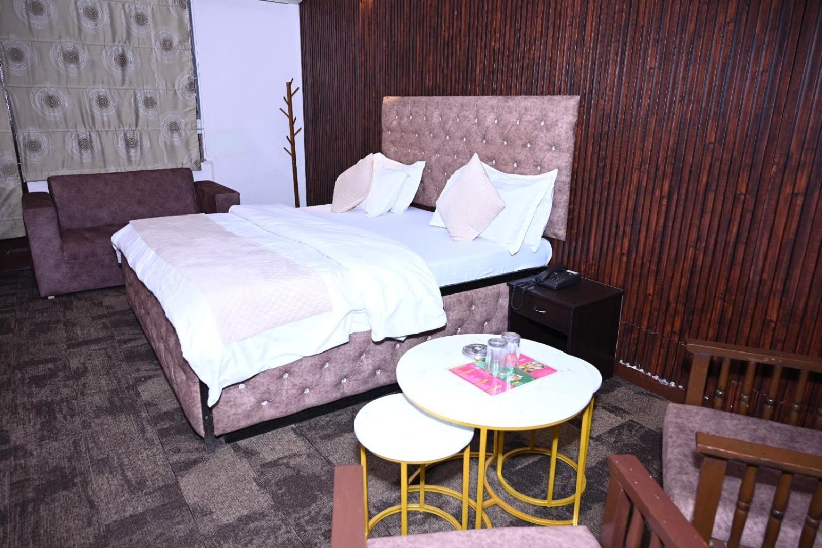 Hotel Kuber Rai Exterior photo